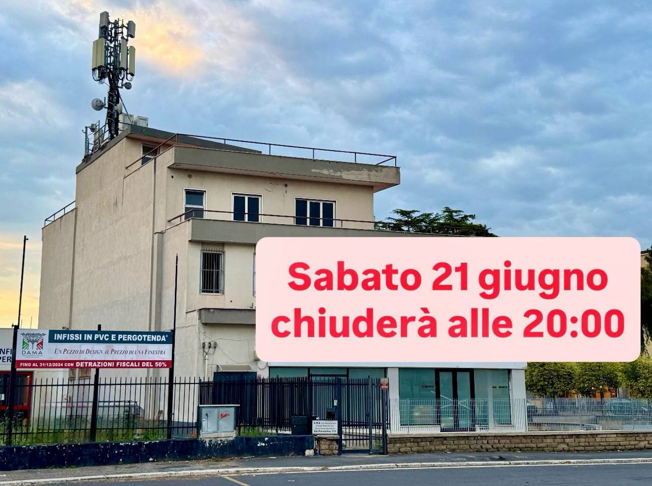 photo 5958570385471555037 y